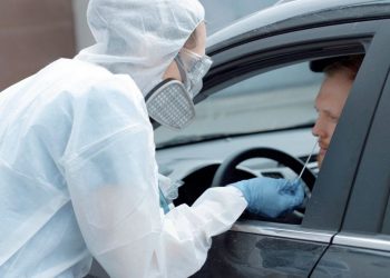 Drive through testing για τον κορωνοϊό στην Φαρκαδόνα
