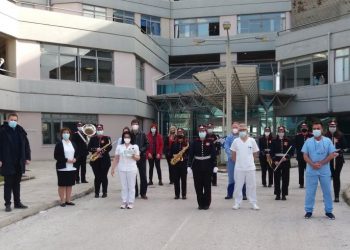 Κάλαντα αισιοδοξίας από τη Δημοτική Φιλαρμονική Τρικάλων στο Νοσοκομείο