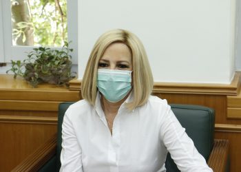Γεννηματά: Θα εμβολιαστώ στις 4 Ιανουαρίου