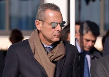 Καμμένος :Υπάρχει διαφορά & Επιλεκτική χορήγηση στη θεραπεία του Κορονoϊού;