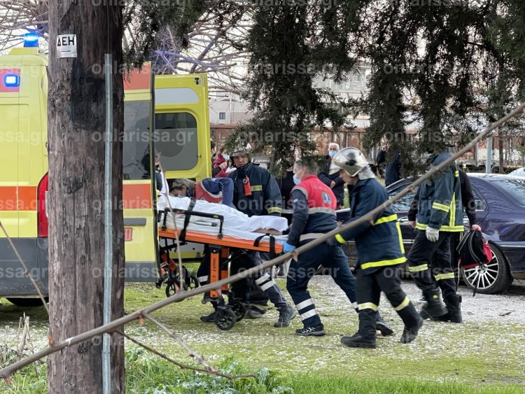 Σοκ στη Λάρισα: Νεαρή κοπέλα “κεραυνοβολήθηκε” στις γραμμές του ΟΣΕ