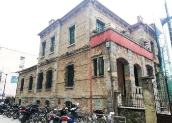 Κρυφές ματιές στο υπό ανακαίνιση Λαογραφικό Μουσείο Τρικάλων