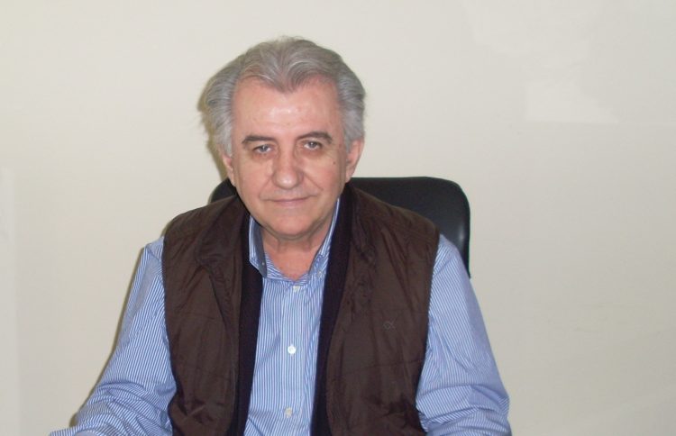 Ο Δημήτρης Παπαστεργίου κινδυνεύει να εγκλωβιστεί στη γαλάζια ιστορία