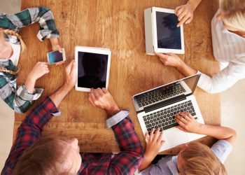 Voucher 200 ευρώ για μαθητές και φοιτητές για αγορά tablet, laptop ή υπολογιστή – Τα κριτήρια