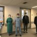 Ξεναγήθηκε στους χώρους του Νοσοκομείου Τρικάλων όπου θα πραγματοποιηθούν  οι εμβολιασμοί