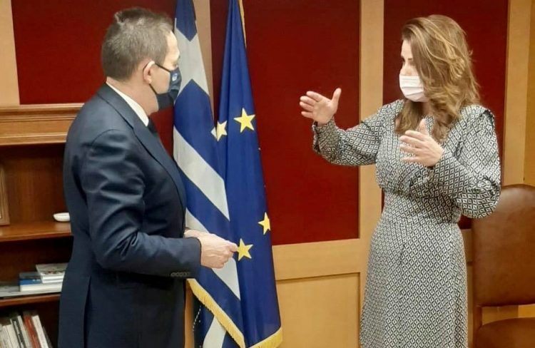 Συνάντηση Κατερίνας Παπακώστα με τον Κυβερνητικό Εκπρόσωπο  Στέλιο Πέτσα
