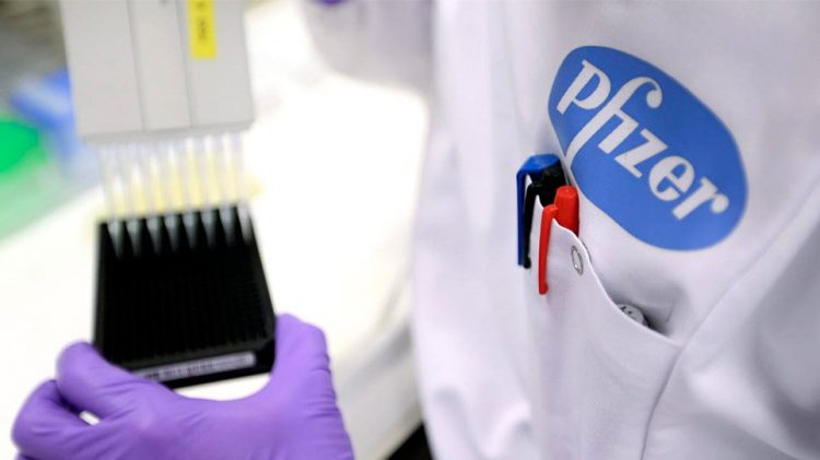 Κορωνοϊός: Θέμα ωρών η έγκριση του εμβολίου της Pfizer στις ΗΠΑ