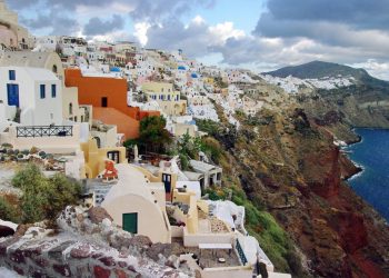 Σαντορίνη: Θρίλερ με το απανθρακωμένο πτώμα γνωστού επιχειρηματία
