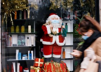 Το ωράριο, οι κανόνες και το sms για τα καταστήματα εποχικών ειδών που άνοιξαν από σήμερα