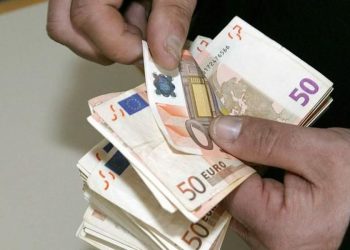 Επίδομα 800 ευρώ: Ποιοι πρέπει να υποβάλουν αίτηση – Τελευταία ημέρα  σήμερα!