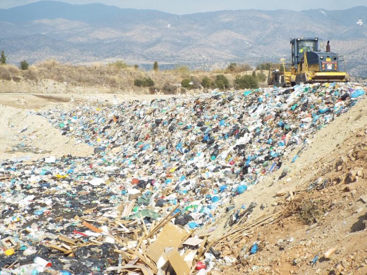 Έρευνες στο ΧΥΤΑ στα Τρίκαλα για την ηλικιωμένη που εξαφανίστηκε