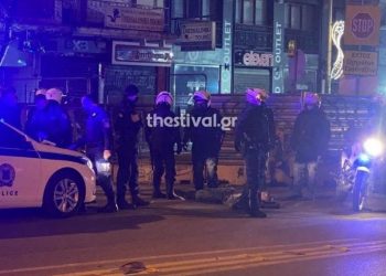 Έκανε το λάθος να την προσβάλει μπροστά στον σύντροφό της