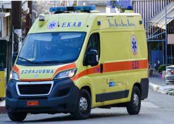 Λάρισα: Άνδρας κατέρρευσε στον δρόμο και έχασε τη μάχη για τη ζωή