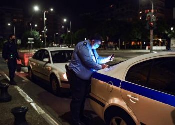 Έριξαν πρόστιμο σε νοσηλεύτρια την ώρα που επέστρεφε από τη βάρδια της