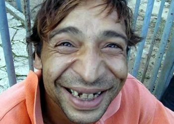 Aνέκδοτο: Είναι ένας γύφτος με κορονοϊό στο νοσοκομείο σε διπλανό κρεβάτι με…