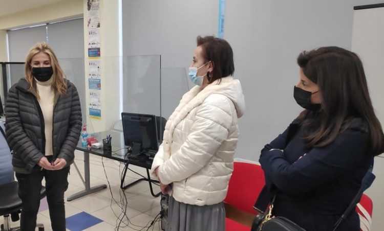 Ισχυρό συμβολικό μήνυμα για τη βία κατά γυναικών από τα Τρίκαλα