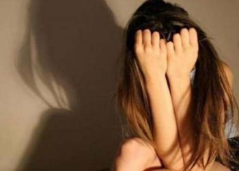 Σοκ στον Τύρναβο: Ενήλικας βιντεοσκοπούσε ανήλικα κορίτσια
