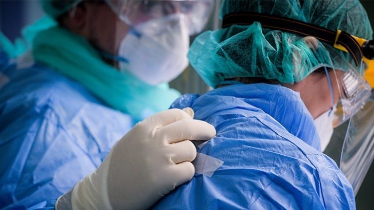 Ο ΠΟΥ προειδοποιεί ότι το 2021 μπορεί να είναι χειρότερο από το 2020