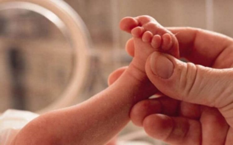 Τραγωδία: Νεκρό βρέφος 4 μηνών που καταπλακώθηκε από… σκύλο!