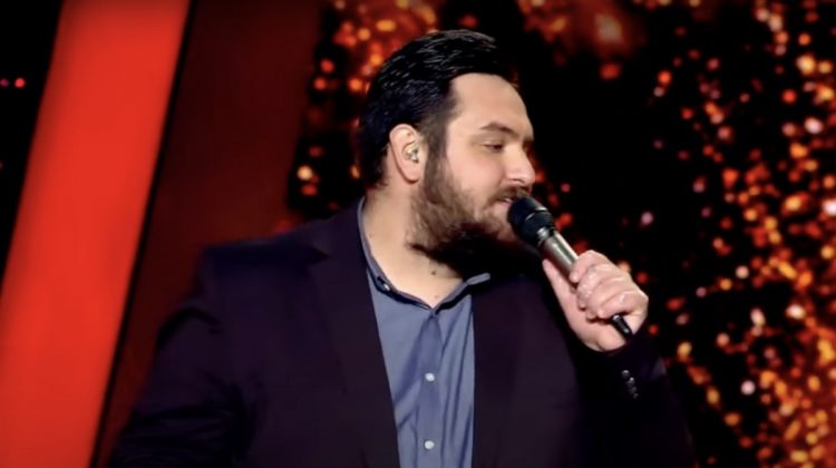 Mαγεύει με τη φωνή του στο The Voice ο Λαρισαίος Νίκος Νταλάκας (Bίντεο)