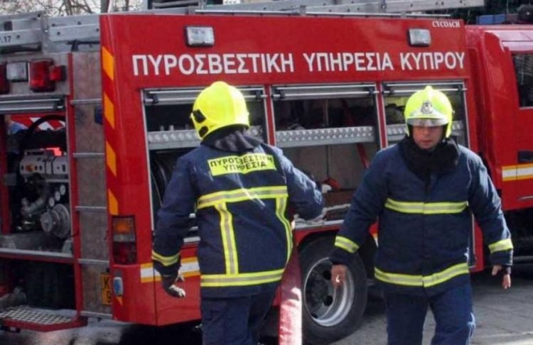 Έκτακτο: Ξέσπασε φωτιά στο εργοστάσιο Υφαντής στο Γριζάνο