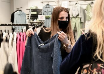 Με ραντεβού αναμένεται να ανοίξουν τη Δευτέρα τα καταστήματα