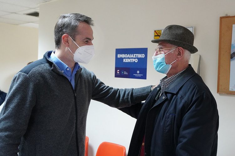 Βγαίνουν τα Τρακτέρ στο Δήμο Φαρκαδόνας… Tα Γερόντια των 80+  πάνε για “Covid-19”!!
