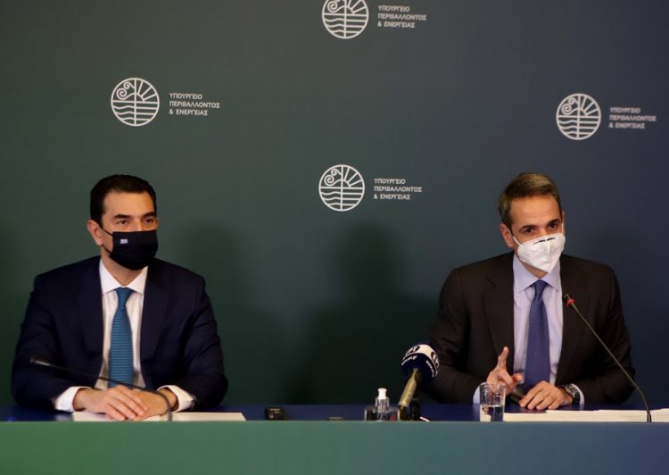 Τον Μητσοτάκη υποδέχθηκε ο Σκρέκας στο Υπουργείο Περιβάλλοντος και Ενέργειας
