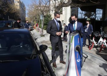 Τον Μητσοτάκη υποδέχθηκε ο Σκρέκας στο Υπουργείο Περιβάλλοντος και Ενέργειας