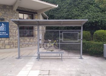 Led φωτισμός, φόρτιση κινητών και σύγχρονες στάσεις επιβατών στα Τρίκαλα