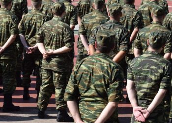 Αύξηση θητείας στον Στρατό Ξηράς κατά τρεις μήνες – Η εισήγηση του ΚΥΣΕΑ