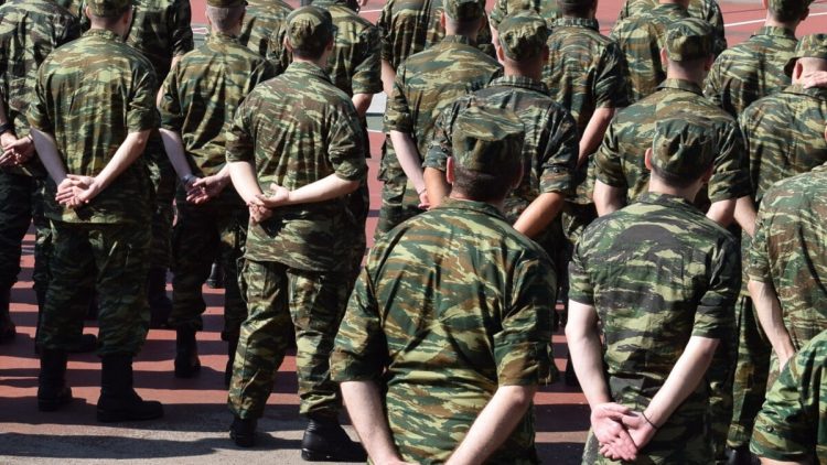 Αύξηση θητείας στον Στρατό Ξηράς κατά τρεις μήνες – Η εισήγηση του ΚΥΣΕΑ