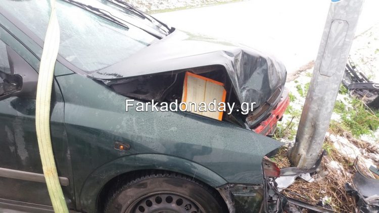 Ταξιάρχες: Αυτοκίνητο καρφώθηκε σε κολώνα της ΔΕΗ (φωτό)