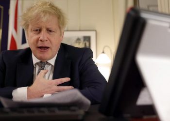Μ. Τζόνσον: Η Βρετανία βρίσκεται σε επικίνδυνη στιγμή- χωρίς οξυγόνο οι ΜΕΘ