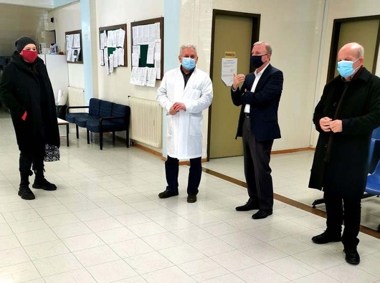 Κλιμάκιο της  Ν.Ε ΣΥΡΙΖΑ στο Κέντρο Υγείας  Καλαμπάκας