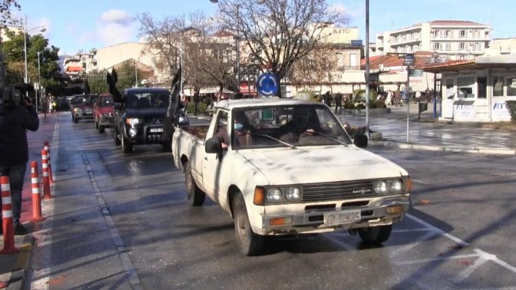 Τρεις και ο Κούκος στη πορεία Τρικαλινών αγροτών