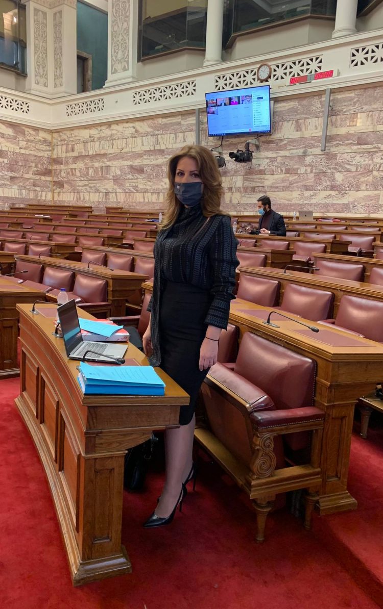 Κατερίνα Παπακώστα: Ελλιποβαρής η κριτική του ΣΥΡΙΖΑ