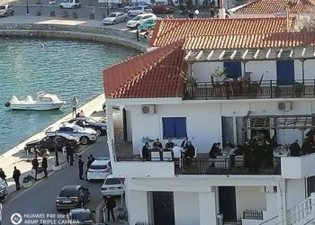 Ο ΣΥΡΙΖΑ κατηγορεί τον πρωθυπουργό ότι έκανε κορωνοπάρτι στην Ικαρία