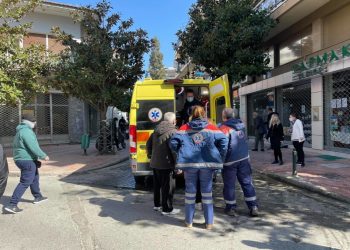 Ηλικιωμένος παρασύρθηκε από αυτοκίνητο στο κέντρο της Λάρισας