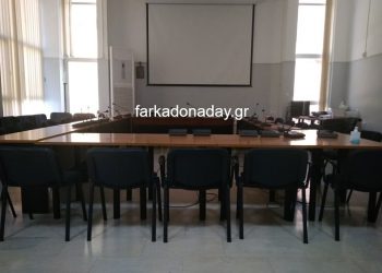 Ένταση χωρίς αποτέλεσμα στο Δημοτικό Συμβούλιο Φαρκαδόνας