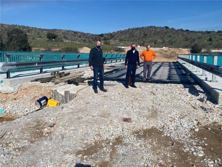 Ολοκληρώνονται οι εργασίες κατασκευής της νέας γέφυρας στο Διάσελο Τρικάλων