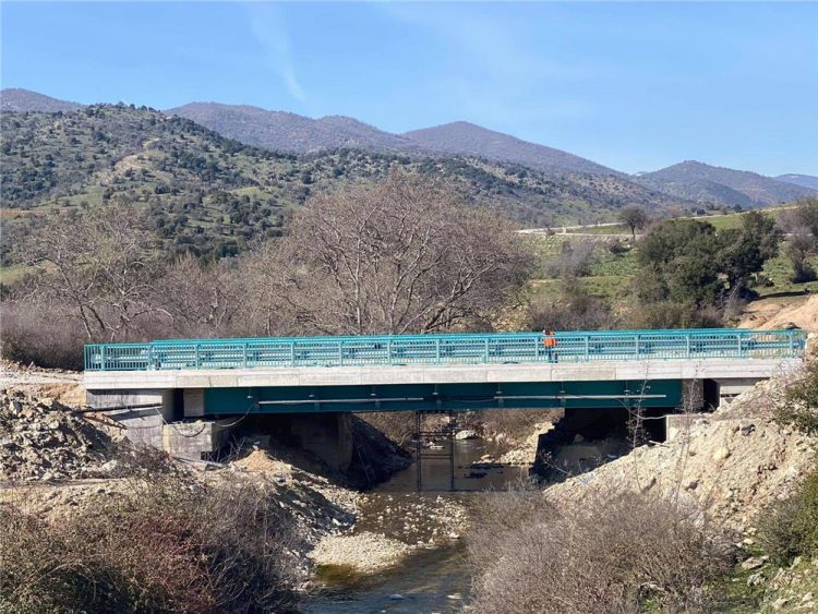 Ολοκληρώνονται οι εργασίες κατασκευής της νέας γέφυρας στο Διάσελο Τρικάλων