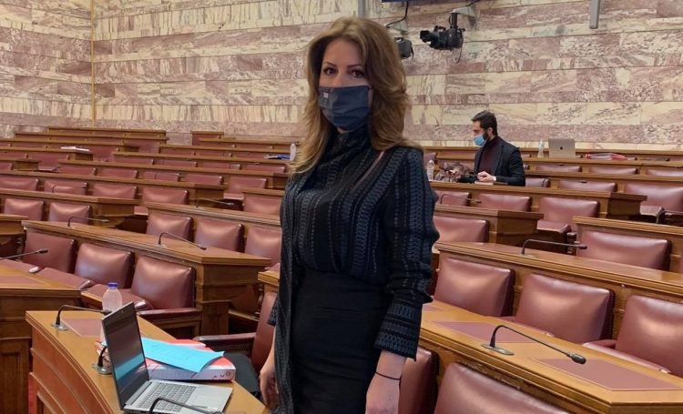 Κατερίνα Παπακώστα: Ελλιποβαρής η κριτική του ΣΥΡΙΖΑ