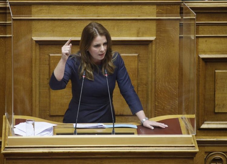 Αντάξια των Κοινοβουλευτικών καθηκόντων που της ανατέθηκαν από την Κυβέρνηση η Παπακώστα