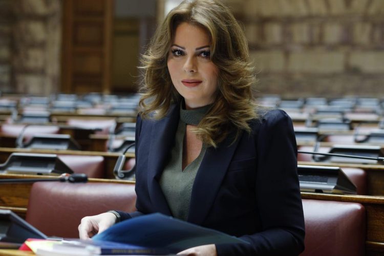 Δυναμική εισήγηση και σθεναρή επιχειρηματολογία από την Κατερίνα Παπακώστα