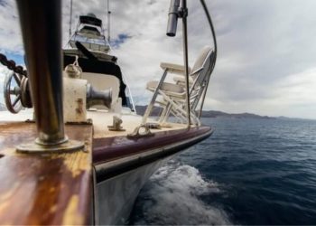 Άγιος Νικόλαος: Βυθίστηκε θαλαμηγός στη μαρίνα – «Alert» για ρύπανση από πετρέλαιο