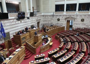 Σφοδρή σύγκρουση ΝΔ – ΣΥΡΙΖΑ στη Βουλή για Κουφοντίνα και Λιγνάδη