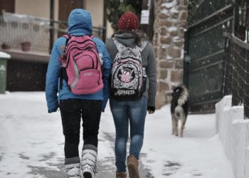 Λόγω του χιονιά κλειστά τα σχολεία αύριο στον Δήμο Φαρκαδόνας