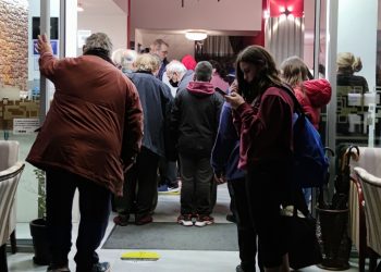 Πάνω από 300 σεισμόπληκτοι από το Δαμάσι θα διανυκτερεύσουν στα ξενοδοχεία των Τρικάλων