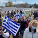 Συγκινητικό BINTEO: Μαθητές παρελαύνουν δίπλα στις σκηνές στο σεισμόπληκτο Δαμάσι
